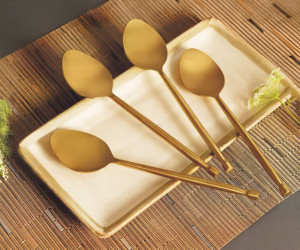 Cuchara de cena de mesa con mango martillado dorado mate de acero inoxidable personalizado de primera calidad - Product Image 2