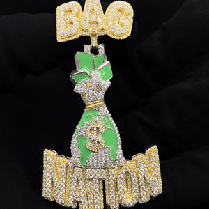 Colgante de Lujo Personalizado para Hombre, Chapado en Oro, con Diamantes de Imitación, Estilo Hip Hop Urbano - Product Image 1