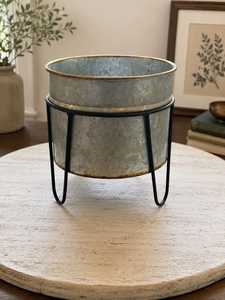 Rustic Metal Flower <b>Pots</b> Set Galvanized Finish Durable Outdoor Garden Planters for Flower Green Plants - Product Image 6