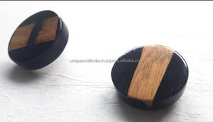 Poignée de meuble moderne unique Boutons en résine de bois fabriqués à la main avec un design floral complexe Parfait pour les armoires et les meubles - Product Image 6