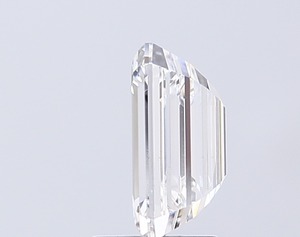 Diamant blanc de laboratoire extraordinaire de 2,52 carats, couleur D, pureté VVS1, taille émeraude, avec une polissage excellente et un design raffiné. - Product Image 3