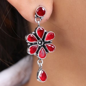 Lot de boucles d'oreilles en argent antique à motifs floraux et pierres multicolores |   Exportateur en gros de boucles d'oreilles pendantes faites à la main |   Bijoux tendance pour femmes Sup - Product Image 3