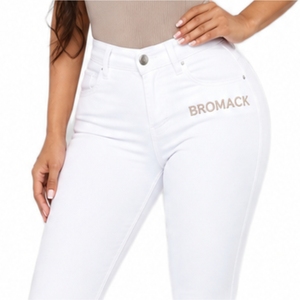 Jeans de Mezclilla Blancos para Mujer, Acabado Blanco Limpio, Diseño Ajustado, Estilo Casual Moderno, Cómodos para Uso Diario, Diseño Clásico con Bolsillos - Product Image 5