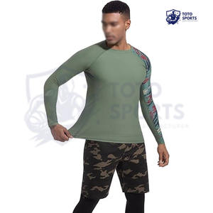 Chemise de compression professionnelle à manches longues, douce, respirante, coupe ajustée, confortable, légère, design personnalisé, rashguard pour homme - Product Image 5