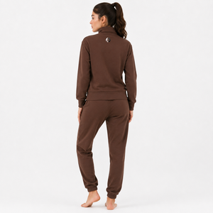 Survêtement élégant pour femmes, offrant un confort doux, une qualité durable et une grande liberté de mouvement pour les activités sportives, les voyages et les occasions décontractées. - Product Image 3