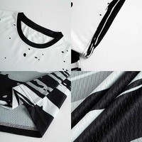 Authentisches Komfort-T-Shirt - Umweltfreundliche Farbstoffe - Überlegene Stofffestigkeit - Das einzige Basic-T-Shirt, das Sie heute brauchen.