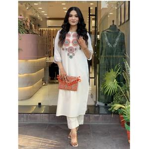 Suministro al por mayor de Kurti de algodón flexible con corte moderno y tela elástica para moda casual y de verano disponible al mejor precio. - Product Image 1