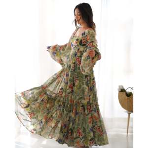 Sunaina ชุดคลุมผ้าจอร์เจียเทียมพิมพ์ลายดอกไม้พิมพ์ลายดิจิตัล DKB-267ชุดราตรี - Product Image 1
