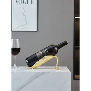 Support à bouteilles en métal fait main de qualité supérieure, porte-vin en fer de luxe pour la décoration moderne de la maison, porte-vin en métal doré de luxe en forme de bateau - Product Image 3