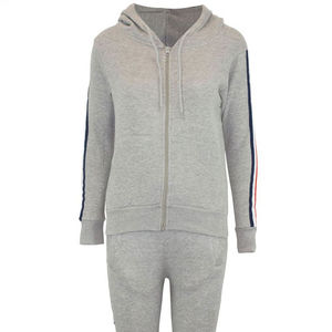 Traje deportivo personalizado con logotipo para mujer, conjunto deportivo de poliéster de dos piezas al por mayor, traje de jogging de forro polar cálido para mujer al por mayor - Product Image 3