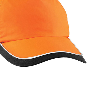 Casquette de baseball durable avec des coutures détaillées et un design élégant qui ajoute une touche sportive aux tenues décontractées. - Product Image 2