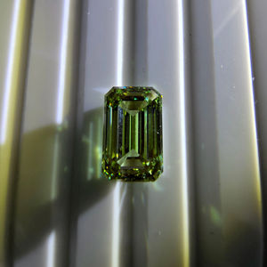 Diamante Cultivado en Laboratorio, Corte Esmeralda, 3.5CT, Verde Intenso, Certificado IGI, VS1, Diamante Suelto - Product Image 5
