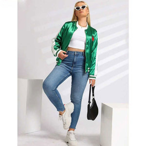 Chaqueta Varsity de Satén para Mujer, Cómoda y Resistente al Viento, Fabricada en Fábrica OEM ODM, Prenda Exterior de Moda con Cierre Frontal, Chaqueta de Béisbol de Satén - Product Image 1