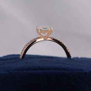 แหวนเพชรทรงรัศมี CVD เพาะเลี้ยงในห้องปฏิบัติการ รับรองโดย IGI ทองคำโรสโกลด์ 14K น้ำหนัก 2.5 กรัม VS1 สี F เครื่องประดับชั้นดีสำหรับผู้หญิง ประดับเพชรด้านข้าง สำหรับงานแต่งงาน OEM - Product Image 5