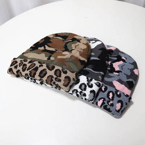 Gorro de Punto Suave, Moderno, Cálido y Flexible, Unisex, 100% Acrílico, de Alta Calidad, Jacquard, Ajustable, para Actividades al Aire Libre - Product Image 3