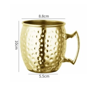 Mug en cuivre pour servir des jus et des cocktails, vaisselle élégante faite à la main pour la décoration de la cuisine et du bar - Product Image 6