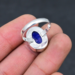 Anillo de Zafiro Azul Facetado, Hermoso y Popular, Hecho a Mano, Chapado en Plata de Ley 925, Ovalado, de Lujo, Calidad Premium, Estilo Vintage - Product Image 4