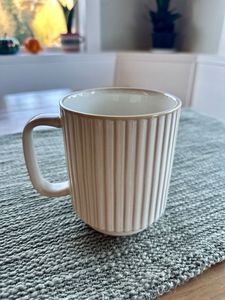 Tazas de Café de Cerámica Minimalistas con Acabado Mate, Juego de Tres en Color Sólido, Aptas para Lavavajillas y Microondas, Regalo para el Hogar - Product Image 4