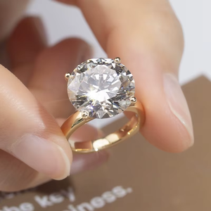 แหวนหมั้นเพชรทรงกลมเจียระไนแบบบริลเลียนท์สีเหลืองทองสำหรับผู้หญิง สไตล์คลาสสิก ประดับด้วยพลอยธรรมชาติ - Product Image 6