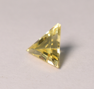 Zafiro Amarillo de Laboratorio, Corte Trillón, 10 mm, Gema Suelta, Corindón Genuino, Piedra Piramidal Creada en Laboratorio - Product Image 2