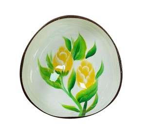 Bol en noix de coco laqué jaune tulipe, professionnel, durable et décoratif, pour la décoration intérieure et les services de table de luxe. - Product Image 1