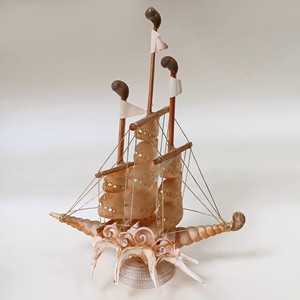 Figura de velero de conchas marinas, modelo de yate hecho a mano, mini veleros artesanales de conchas naturales - Product Image 1