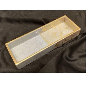 Plateau de service rectangulaire gravé en MDF laqué ILAHI - à un seul niveau, style américain, durable, biodégradable, de qualité alimentaire, compatible lave-vaisselle - Product Image 1