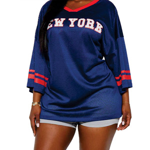Maillot de football américain personnalisé pour femme en polyester respirant bleu, col en V oversize, style streetwear, production en gros sur mesure - Product Image 3