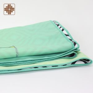 Toalla de playa impresa sostenible OEM ODM fabricada en Taiwán - Product Image 2