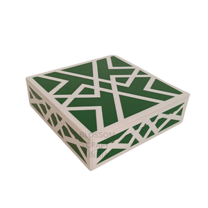 Caja de Almacenamiento con Incrustaciones de Resina de Calidad Superior, Diseño Elegante, Acabado Liso, Material Duradero, Ideal para Regalo - Product Image 3