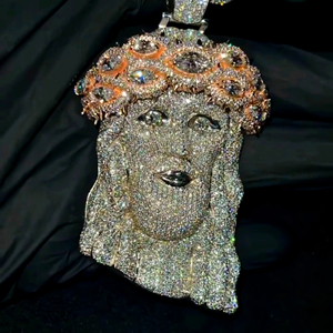 Pendentif religieux en forme de visage de Jésus et de croix, en argent 925, avec micro-incrustation de moissanite, breloque thématique, bijoux de foi chrétienne, Dvars Diamond - Product Image 4