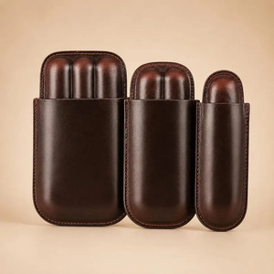Étui de luxe pour le stockage du tabac avec coupe-tube intégré et construction en cuir véritable pour les styles de vie exécutifs, en vente en gros - Product Image 3