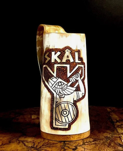 Corne à boire viking naturelle finie à la main, tasse à bière en bois véritable, artisanat authentique - Product Image 1