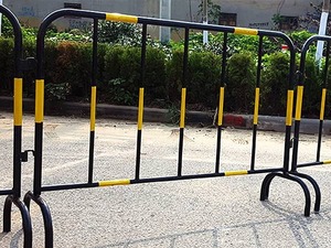 Barrières métalliques noires résistantes aux intempéries pour présentoirs de vente au détail - Product Image 2