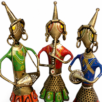 Ensemble de poupées musiciennes tribales bohèmes en fer peint à la main |   Figurines d'art populaire |   Décoration d'intérieur artisanale en fer pour Diwali