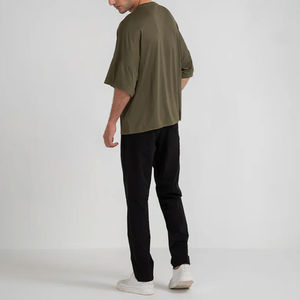 เสื้อยืดโอเวอร์ไซส์คุณภาพพรีเมียม พิมพ์ลายโลโก้ด้านหน้าด้วยเทคนิคซิลค์สกรีน ผ้าฝ้าย 100% เป็นมิตรต่อสิ่งแวดล้อม ระบายอากาศได้ดี - Product Image 4