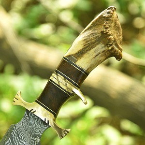 Couteau de chasse à lame fixe en acier Damas fait main, avec manche en corne de cerf, outil de survie en plein air - Product Image 3
