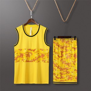 Conjunto de Camiseta de Baloncesto Amarilla Unisex, Camiseta sin Mangas, Pantalones Cortos con Cintura Elástica, 100% Poliéster, Transpirable, de Secado Rápido, para Verano - Product Image 1
