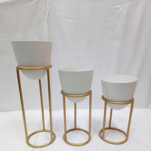 Jardinière en métal de forme ronde avec finition dorée, décoration pour la maison et le jardin, fournitures de jardinage - Product Image 1