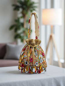 Pochette d'épaule perlée à pompons doux avec franges, faite à la main, élégante pour soirée, motif doré et multicolore - Product Image 1