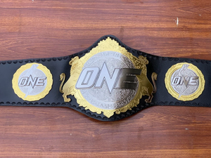 Ceintures de championnat de lutte poids lourd personnalisées One Championship, plaques en zinc dorées, taille adulte - Product Image 2