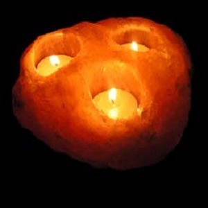 Portavelas de sal rosa del Himalaya natural con dos orificios, 100% orgánico, tallado a mano, para decoración del hogar y bodas. - Product Image 3