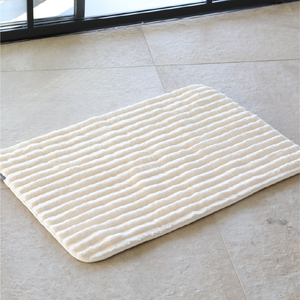 Tapis de bain moderne réversible en microfibre Carari Poco Stripe avec envers en caoutchouc, séchage rapide, anti-accroc, confortable pour sol de salle de bain, lavable en machine - Product Image 4