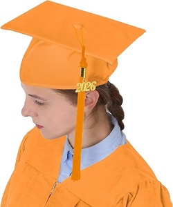 Ensemble de toge, toque et pompon de graduation mat pour la cérémonie de remise des diplômes 2026, pour le lycée et le baccalauréat - Product Image 3