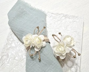 Anneaux de serviette blancs, anneau de serviette en forme de fleur en papier, porte-serviettes rustique pour mariage, décoration de table de mariage, décoration de fête - Product Image 2