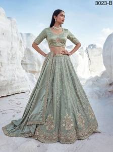 Conjunto de Lehenga Morado Bordado con Blusa de Satén y Dupatta, Vestido Estilo A para Bodas y Fiestas para Mujer - Product Image 5