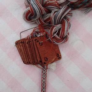 Tarjetas de Tejido de Madera Pulida con Arte Folclórico Ecológico Personalizadas, Cortadas con Láser, Cuadradas de 1.9x1.9 Pulgadas, 4 Agujeros, Herramientas de Telar DIY, Artesanía Hecha a Mano - Product Image 3