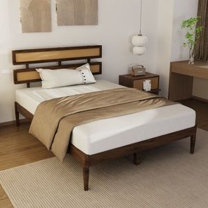Letto matrimoniale in legno stile bohémien con finitura in noce scuro e rattan, testiera doppia con accenti in legno di pino verniciato - Product Image 2