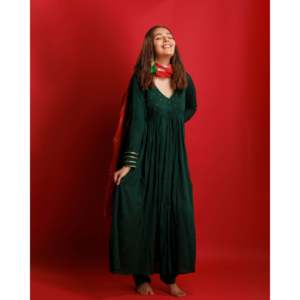 Ensemble de costume en mousseline de rayonne vert XS pour femme Goldie - Product Image 1