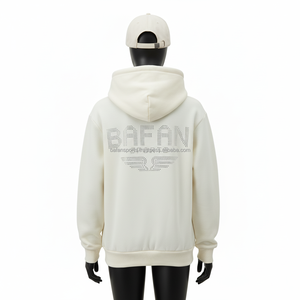 Sudadera con capucha de lana Premium para mujer 350 GSM Mezcla de algodón suave Jersey beige cálido Diseño de logotipo de diamantes de imitación personalizado Sudaderas básicas para mujer - Product Image 2